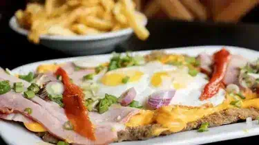 Milanesas gigantes para compartir en Bodegón de Monserrat