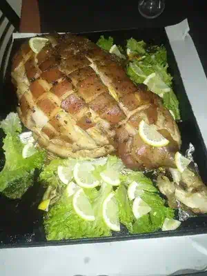 Pernil de cerdo y carnes por encargo